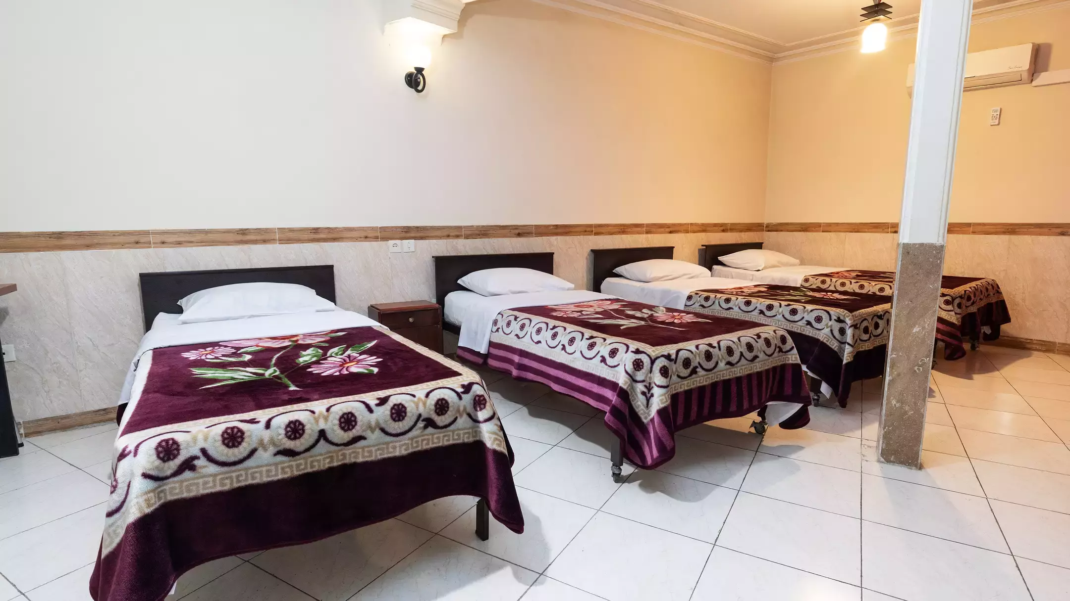 Alibaba https://cdn.alibaba.ir/ostorage/hotel-accommodation-images/670527072cf976539175fcc3_66f7e2a379e696602f42e5dc_هتل آسیا - اتاق چهارتخته سینگل (1).webp